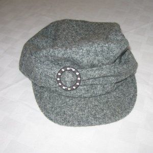 D&Y Newsboy Hat Broach Rhinestone Ring Gray